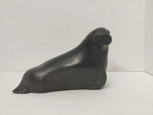 Morsa de piedra tallada a mano arte esquimal vintage firmada - Imagen 1 de 11