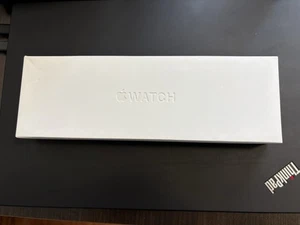 Apple Watch Series 10 - 46 mm - Aluminium Noir de jais - GPS - Comme neuve - Photo 1 sur 5