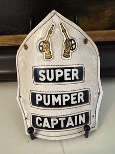 Casco de bomberos de cuero vintage delantero FDNY Cairns Super Pumper Captain - Imagen 1 de 2