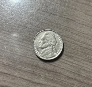 ERROR - 1995P JEFFERSON NICKEL DIE ADJUSTMENT STRIKE (RARE ERROR COIN) - Picture 1 of 2