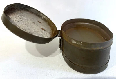 Ancienne Petite Boîte militaire à graisse pour fusil berthier 14/18 et 39/45 - Photo 1/3