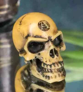 Alchemy Gothic Lapillus Worry Skull Miniature Figure Horror Halloween Witch Punk - Picture 1 of 8