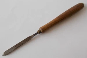 Torno de madera puntiaguda vintage de 1/2" cincel de torneado virola de latón sin marca - Imagen 1 de 3