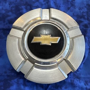 Chevrolet GM Silverado Tahoe 1500 9596343 OEM Single Wheel Center Cap 6 Lug - Picture 1 of 16