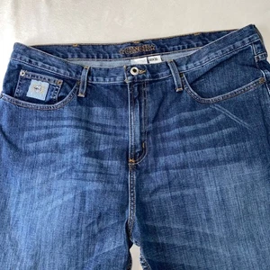 Pantalones de mezclilla Cinch Silver Label Performance para hombre 40x30 bigotes rectos lavados a la piedra oscuros - Imagen 1 de 15