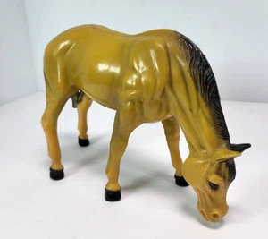 Vintage Diamond P Pferd #659 grasend braun kastanie Kunststoff - Bild 1 von 11