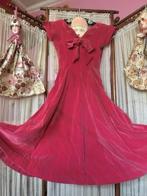 1940s Deep Rose Velvet Gown with Back Bow Detail, Size XS - Image 1 of 4