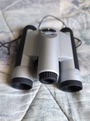 Meade Capture View Digital Camera Binocular with soft carrying case, belt looped - Image 1 of 4