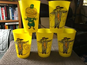 Vintage - Lot of 5 - 1978 McDonalds Hamburglar/Big Mac Yellow Cups - Picture 1 of 3