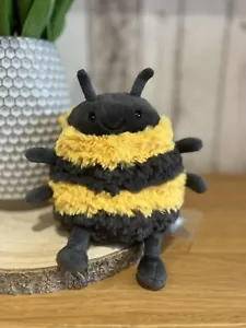 Genuine Jellycat Albee Bee - NEW With Tags & Tag Protector - RARE/SOLD OUT BNWT - Picture 1 of 8