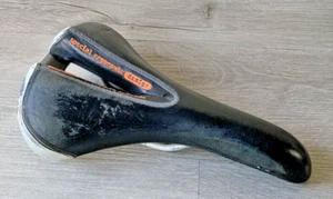 SELLA SELLE ITALIA TRANS AM 280 GRAMMI 150 MM X 275 MM - Foto 1 di 11