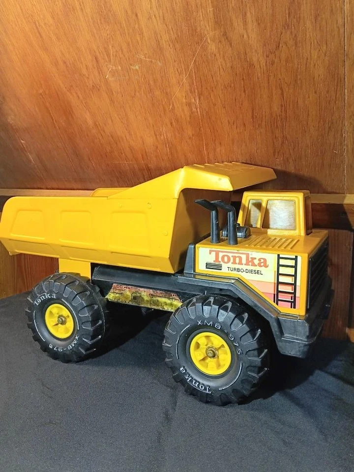 Vintage 16 1/2" Yellow Tonka Turbo Diesel Dump Truck XMB-975 Very Good T4 - Image 1 of 1