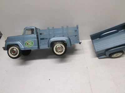 1960s Hubley mighty metal farm truck - Image 1 of 4
