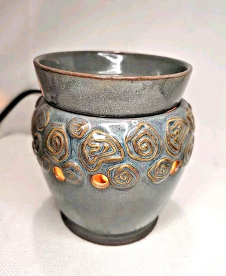 Scentsy Enchanted - Retired VGC Complete, Mid-Size Warmer medium size blue gray - Image 1 of 4