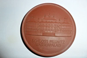 Porzellan-Gedenkmedaille, Schloss Pillnitz, Dresden an der Elbe, neu!! - Bild 1 von 2