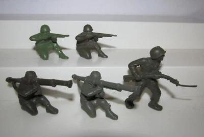 5 Vintage Marx 60mm GI Soldier Army Men Toy Soldier Figures 1950's - Image 1 of 2