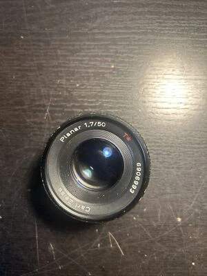 Carl Zeiss PLANAR 1,7/50 red T* Lens for 35mm SLR Film Camera. Tested  - Image 1 of 4