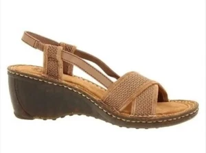 Ugg Ausralia Damensandale Größe 10 braun mit Keilabsatz - Bild 1 von 2