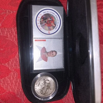 Moneda All Stars 2001 Bobby Hull NHL con lata y sellos conjunto de coleccionista auténtico  Foto 1 de 4
