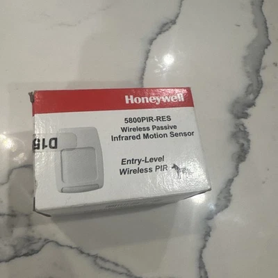 Honeywell 5800PIR-RES Wireless Passive Infrared Motion Sensor - Image 1 of 3