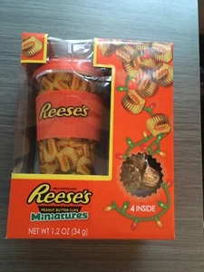 Taza de viaje REESE”S tazas de mantequilla de maní con banda de silicona, tapa y 4 mini dulces - Imagen 1 de 4