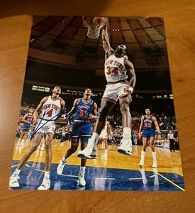 CHARLES OAKLEY Autographed 8x10 Photo SIGNED AUTO - Picture 1 of 2