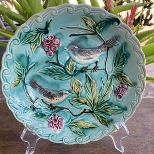 Antike französische Majolika Sarreguemines Vögel Beeren Blätter 8" Teller - Bild 1 von 6
