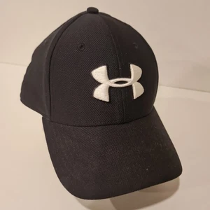 Under Armour Logo Baseball Hat Cap Black Classic Medium Large Mens Golf Blitzing - Picture 1 of 8