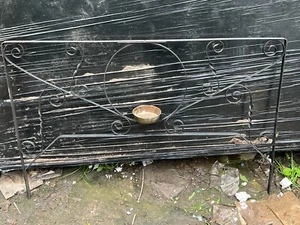 VINTAGE WROUGHT IRON SINGLE BEDHEAD HEADBOARD BLACK WITH CANDLEHOLDER - Picture 1 of 8