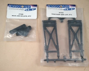 Team Associated RC10 GT2 Rear Arm 7930 & Rear Arm Mounts 7928 Nitro RC Parts Lot - Picture 1 of 6