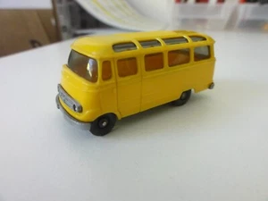 Wiking HO 260/2 Mercedes-Benz L 319 minibus giallo chiaro, luci posteriori forti (1) - Foto 1 di 6