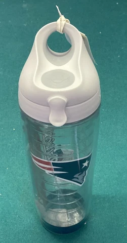 New England Patriots NFL 24oz Tervis Water Bottle with Lid. Brand New with Tag! Cover