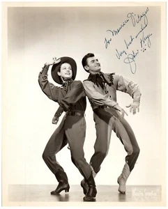 Fotografía vintage 1956 firmada a mano por John Kriza 8""X10"" bailarín de ballet autógrafo - Imagen 1 de 2