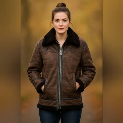 Chaqueta de aviador GUESS camuflada de cuero sintético forrada de sherpa - Talla M Foto 1 de 4