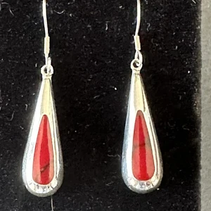 Red Jasper 925 Sterling Silver Teardrop Pierced Earings - Picture 1 of 9