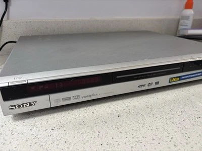 Sony RDR-HX525 Hard Drive Recorder DVD Recorder / Copier With Remote 80GB - Image 1 of 4
