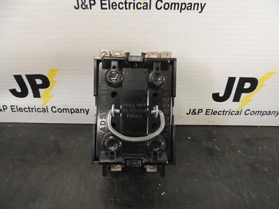 БЛОК ПРЕДОХРАНИТЕЛЯ WADSWORTH 8038-58 30 АМПЕР 240 ВОЛЬТ И ВЫДВИЖНОЙ ДЕРЖАТЕЛЬ ПРЕДОХРАНИТЕЛЯ - Изображение 1 из 4