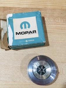 NUEVO DE LOTE ANTIGUO MOPAR 1966 CARGADOR DODGE, CORONET 500 GRANO DE MADERA VOLANTE ADORNO BOCINA - Imagen 1 de 9