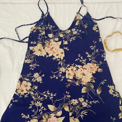 Mameluco Francesca's Azul Exuberante Floral Cuello en V Talla M Foto 1 de 4