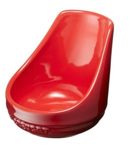 Le Creuset Ladle Stand Cherry Red Stoneware L12.5 x W10.5 x H10.5 cm W400g New - Picture 1 of 15