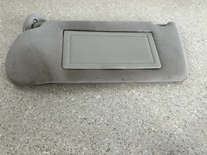 Pontiac Grand Prix 2004-2008 parasol conductor izquierdo pantalla izquierda gris OEM - Imagen 1 de 3