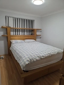 Queen Tasmanian Oak Bedroom Suite - Picture 1 of 4