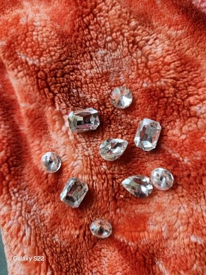 Lote de cuentas de joyería de cristal, piedras preciosas semipreciosas, vidrio, dijes, sin clasificar Foto 1 de 3