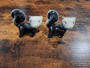 Vintage Stinktier Salz und Pfefferstreuer Japan, MCM, schwarz/weiß, Keramik, Schwanz beschädigt - Bild 1 von 10