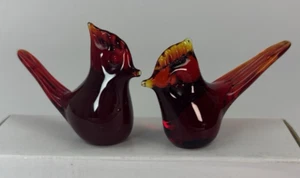 Sweden Bosse Artist Signed Amberina Glass Cardinal Bird Set of 2 - Picture 1 of 6