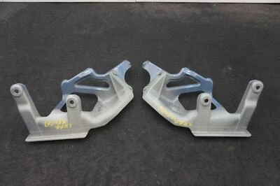 Juego 2 soportes de montaje de luz trasera izquierda y derecha OEM 4S8809853A Audi R8 4S 2023 Foto 1 de 4