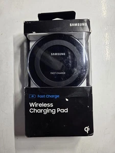 Samsung Fast Charge Qi Wireless Charging Pad W/ Micro USB Cable NEW - Picture 1 of 2