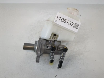 Hyundai Genesis 2015-2016 cilindro maestro de frenos C2M7S Foto 1 de 4