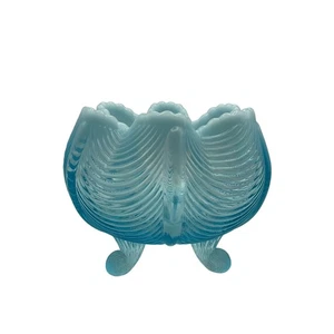 Vintage Fenton blau opalisierend drei Fuß Glas Rose Schale Vase Drapierung Design 4 Zoll H - Bild 1 von 8
