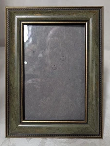 Vtg Green And Brushed Gold Easel Picture Frame 5.75" x 7.5" For 4"X6" Photo - Picture 1 of 7
